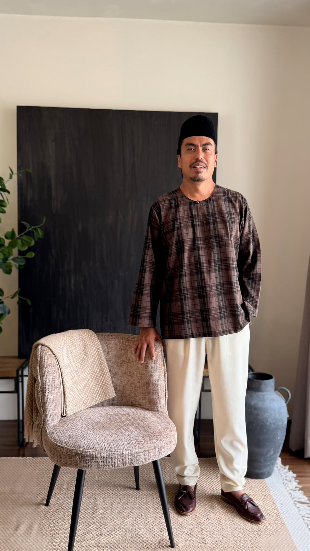 TUALANG Teluk Belanga Kurta in Espresso Plaid