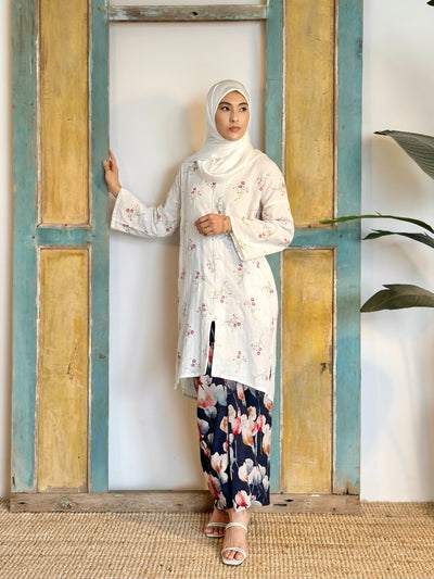 ANGGUN Long Kebarung Set in Delight