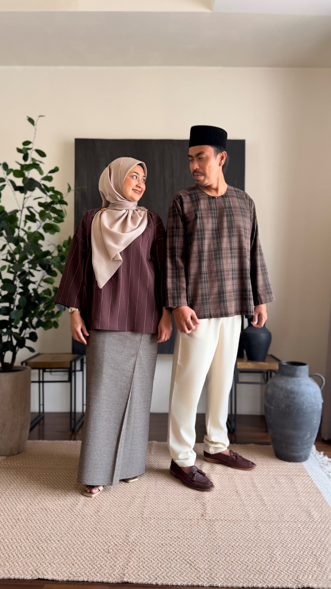 TUALANG Teluk Belanga Kurta in Espresso Plaid