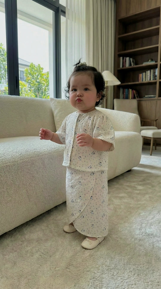 MELUR Baby’s Kebaya Set in Carbon Ditsy