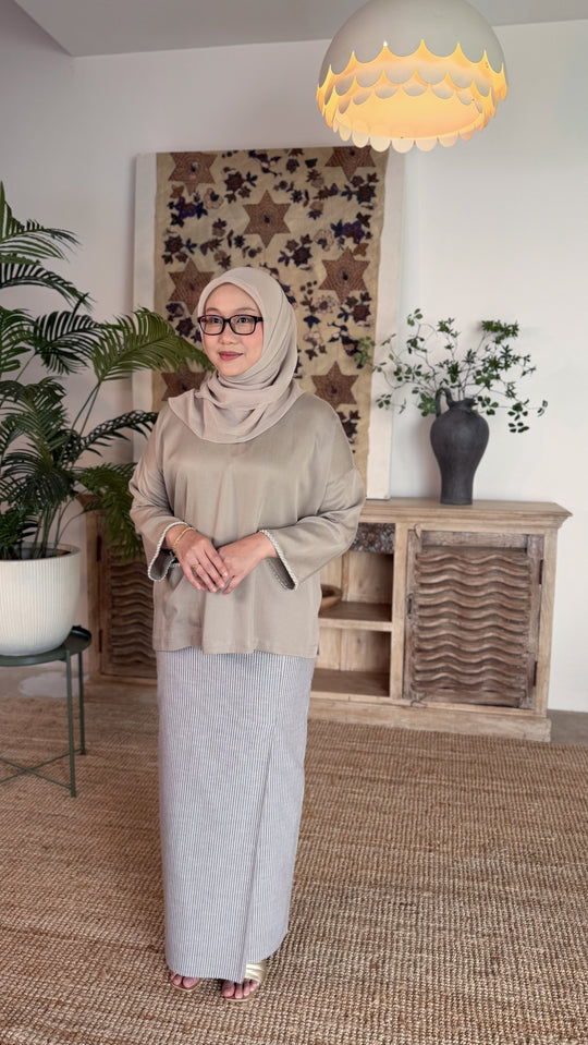 MULUS Kurung Kedah Set in Dune Biege
