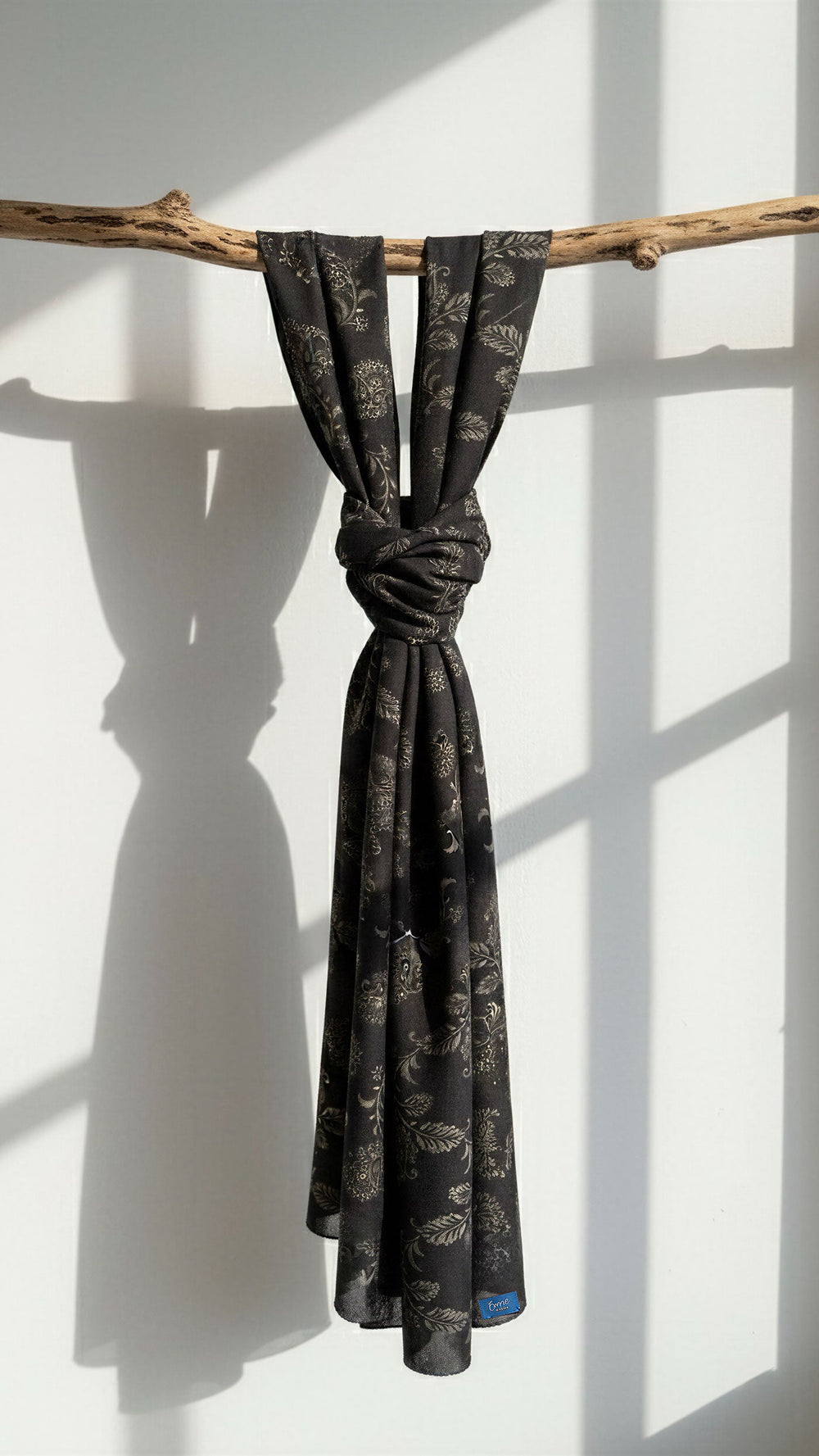 ALUN Selendang in Black Bloom