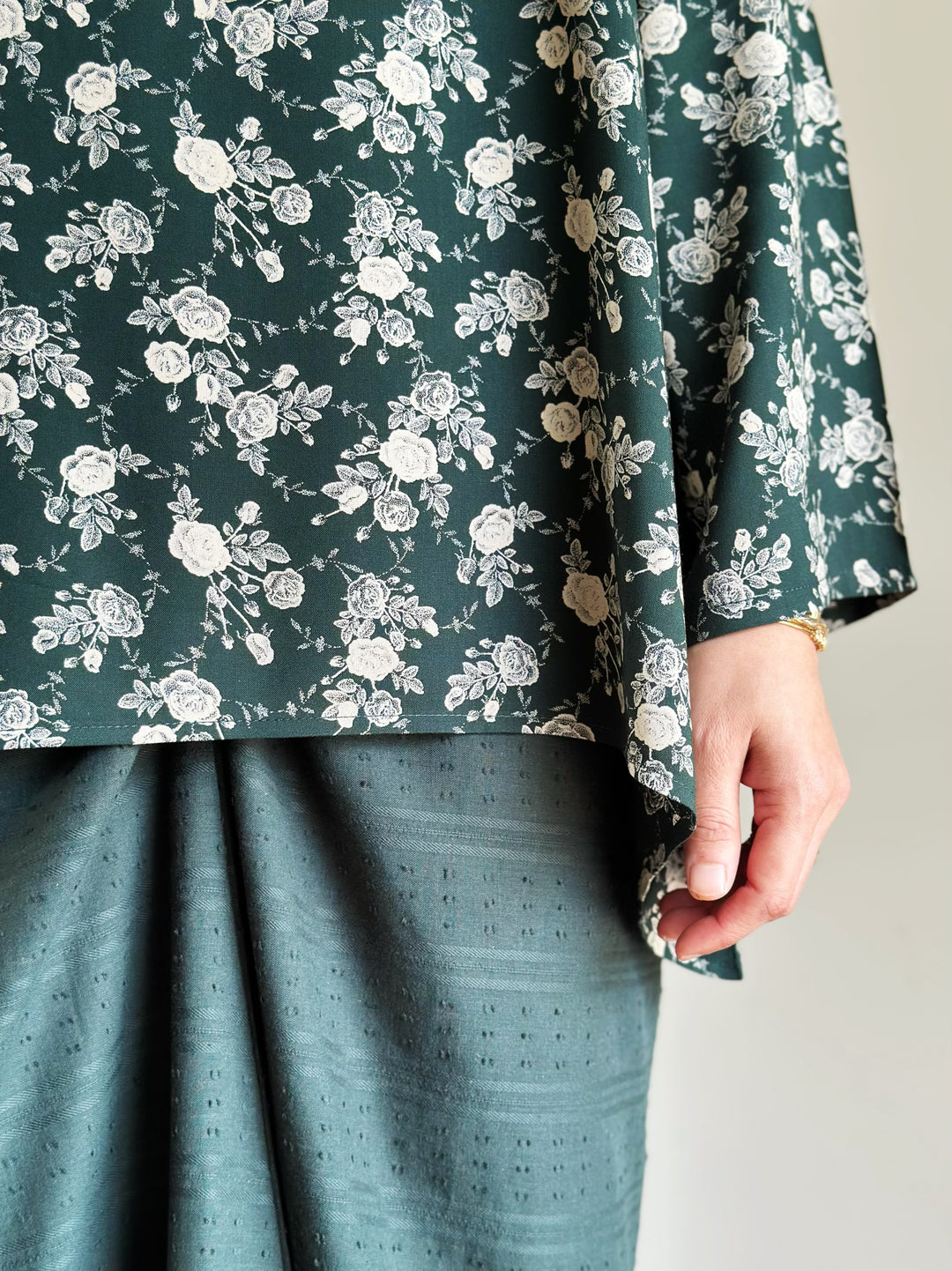 CENDANA Short Kurung Set in Emerald Bloom