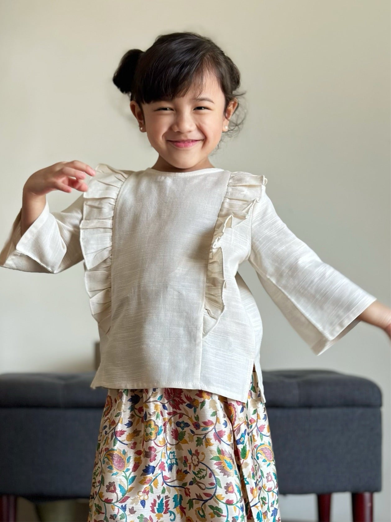 RIANG Frill Blouse in Vanilla