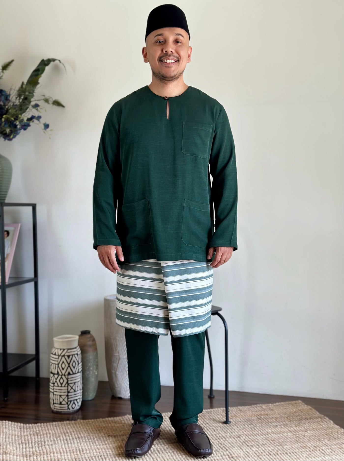 MALIK Teluk Belanga Baju Melayu Set in Emerald