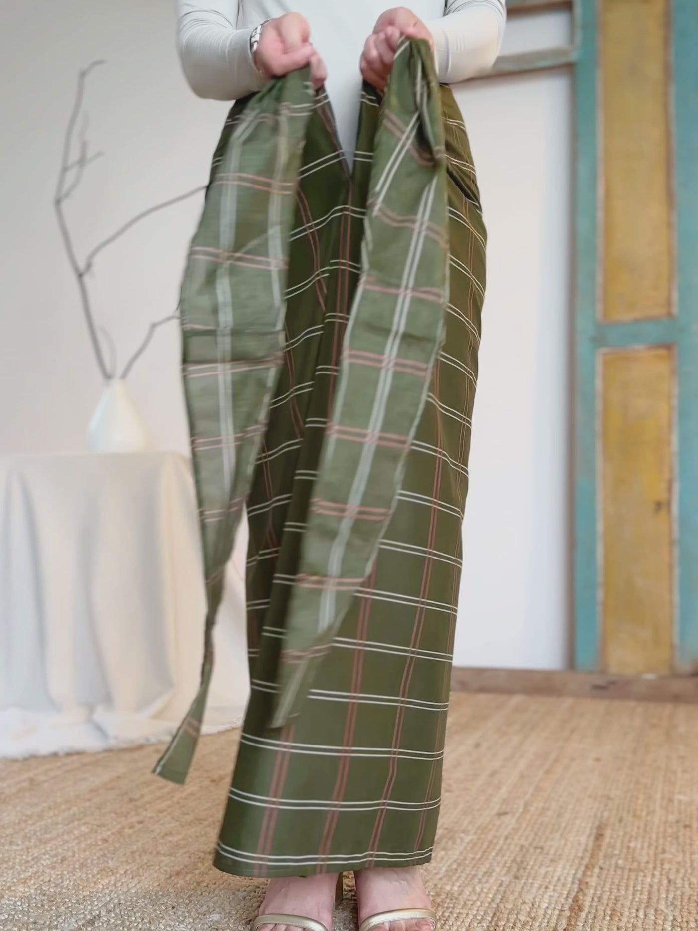 KIRANA Pareo in Olive