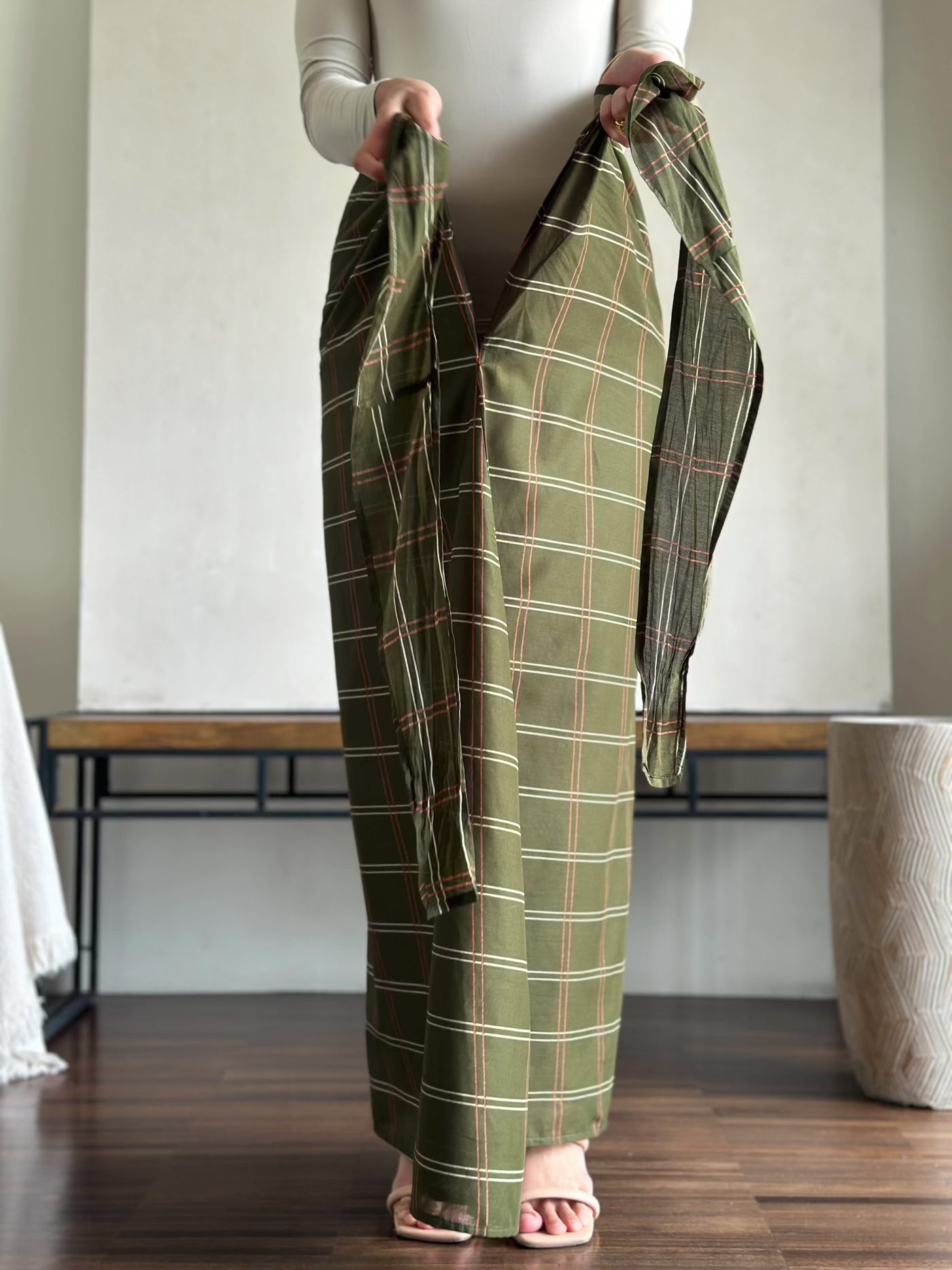 ANGGUN Kebarung Set in Olive