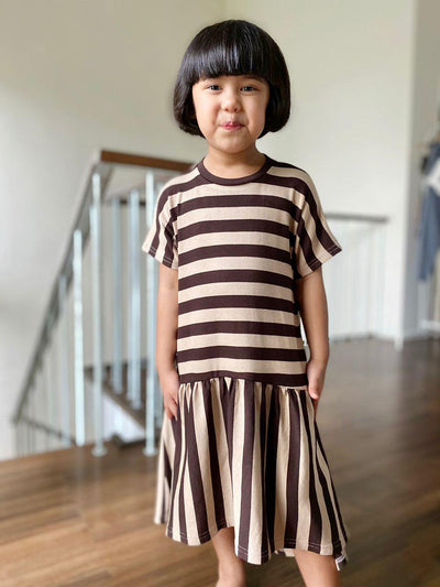 EVELYN Flounce Midi Dress in Cocoa