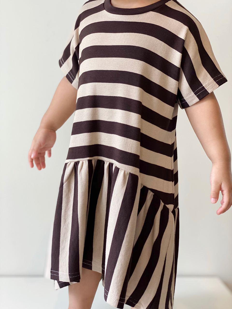 EVELYN Flounce Midi Dress in Cocoa
