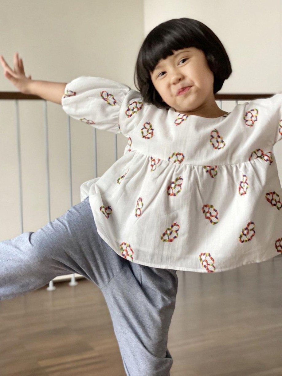 MEREDITH Embroidered Gathered Blouse