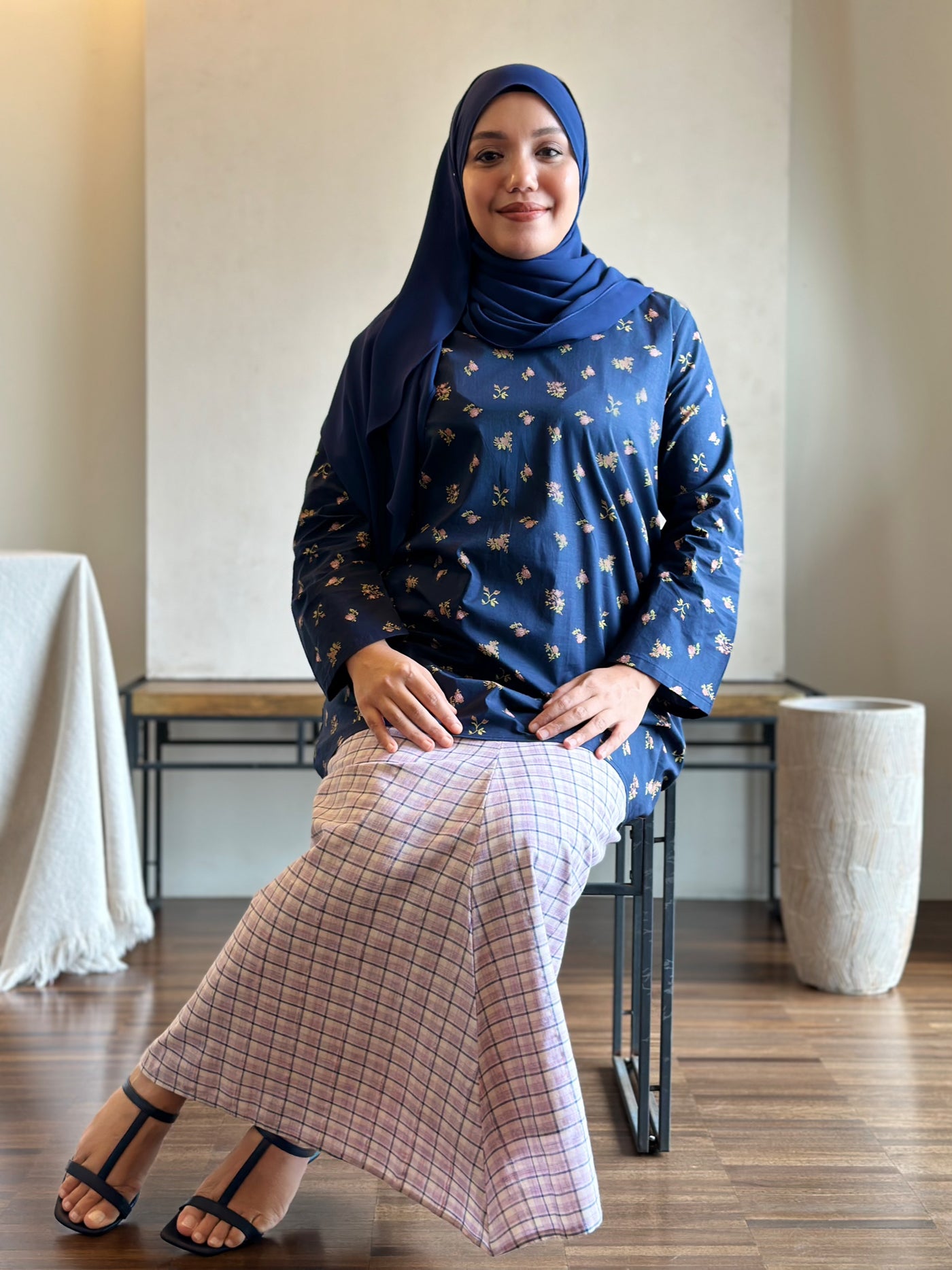 BIDARA Kurung Set in Navy-lilac