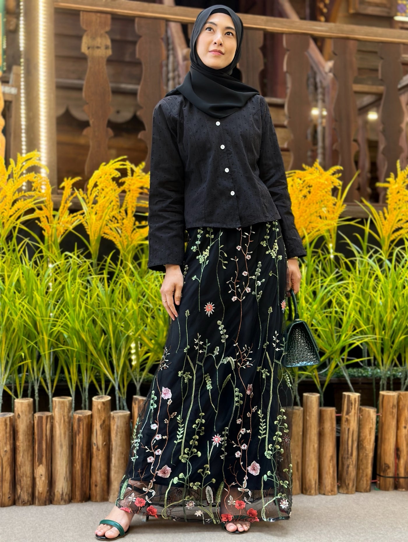 CAMELIA Modern Mini Kebaya Set in Black Bloom