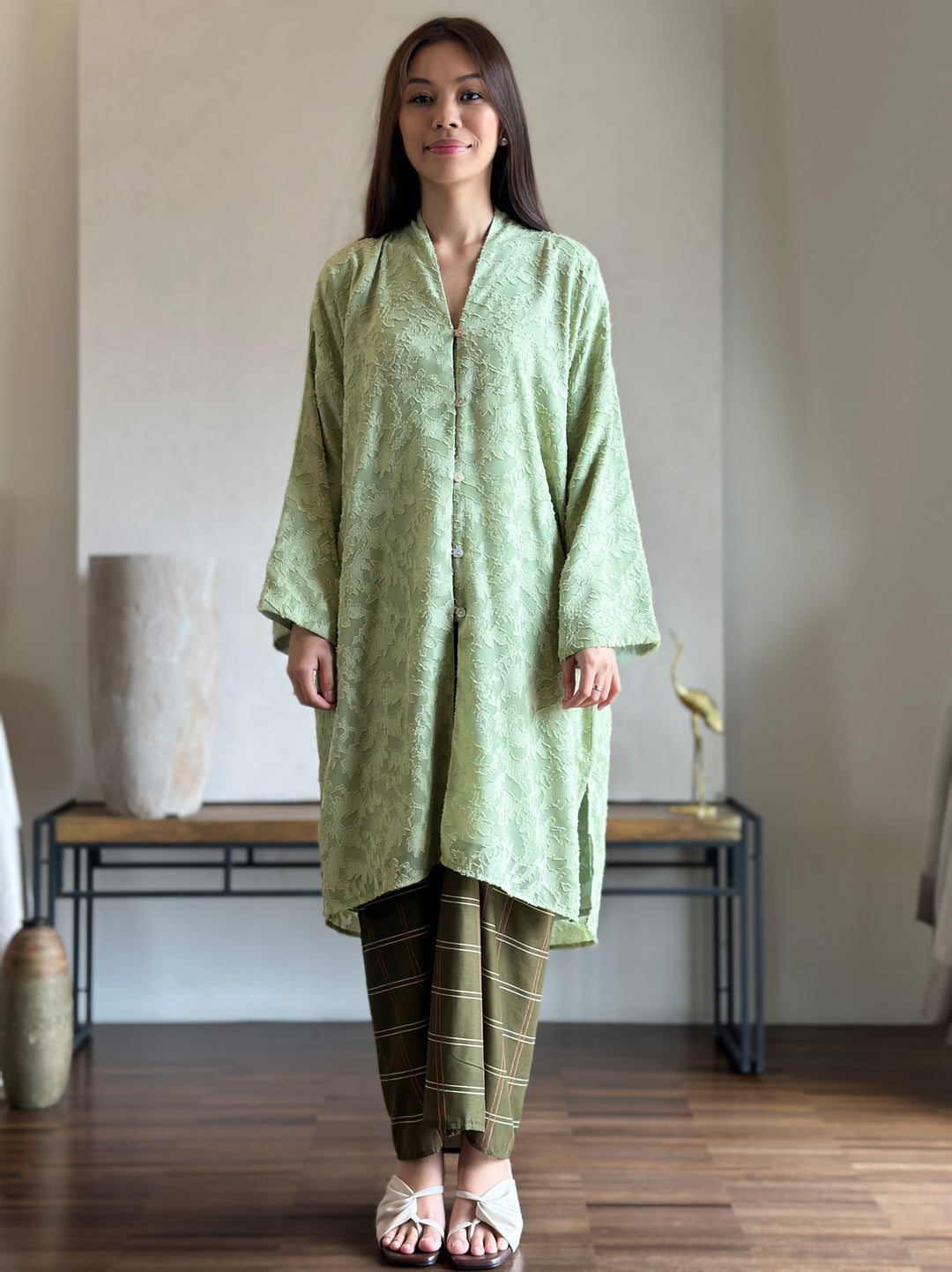 ANGGUN Kebarung Set in Olive