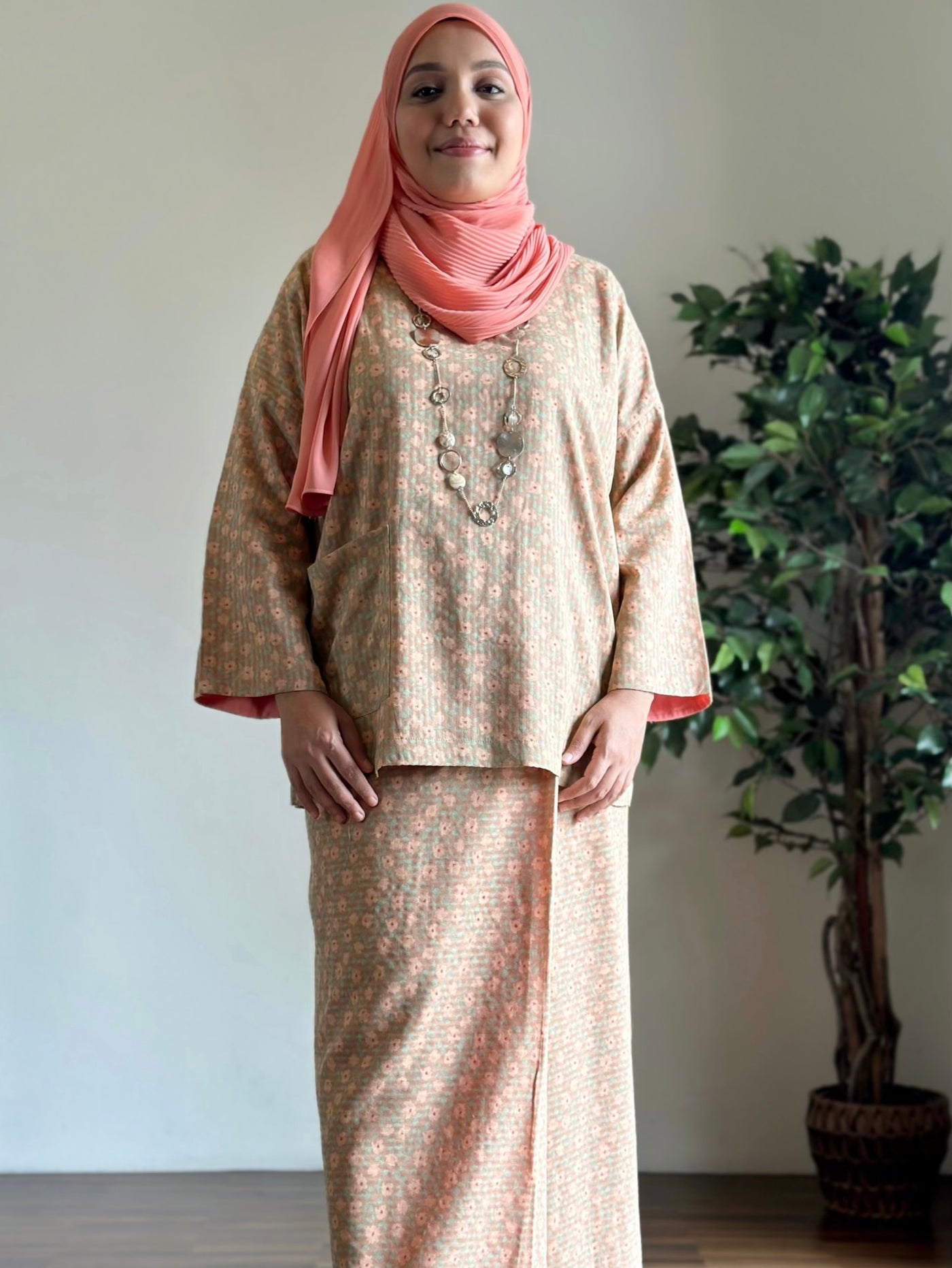 MULUS Kurung Kedah Set in Peach Floral