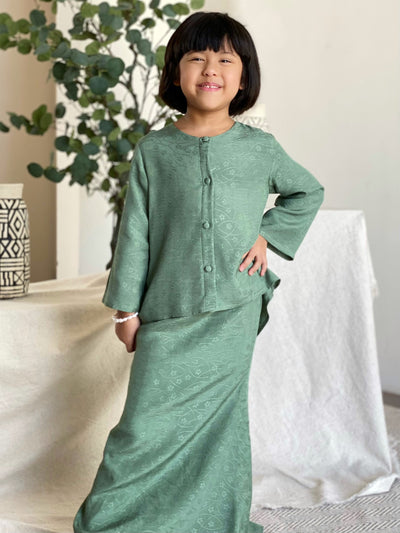 PUTRI Flare Modern Kurung Set in Green
