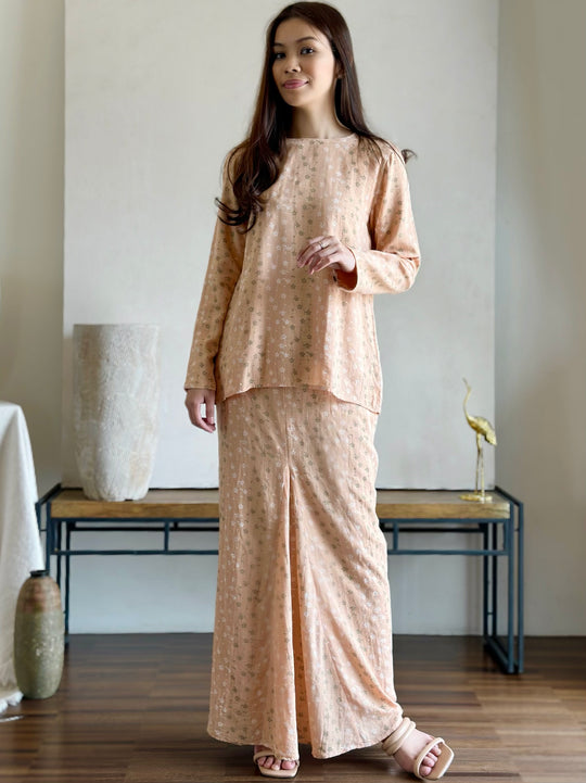 KANDIS Modern Kurung Set in Peach Floral