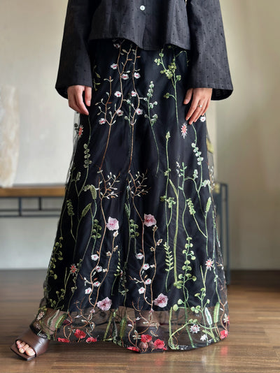 CAMELIA Modern Mini Kebaya Set in Black Bloom