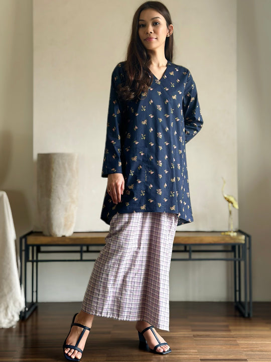 BIDARA Kurung Set in Navy-lilac