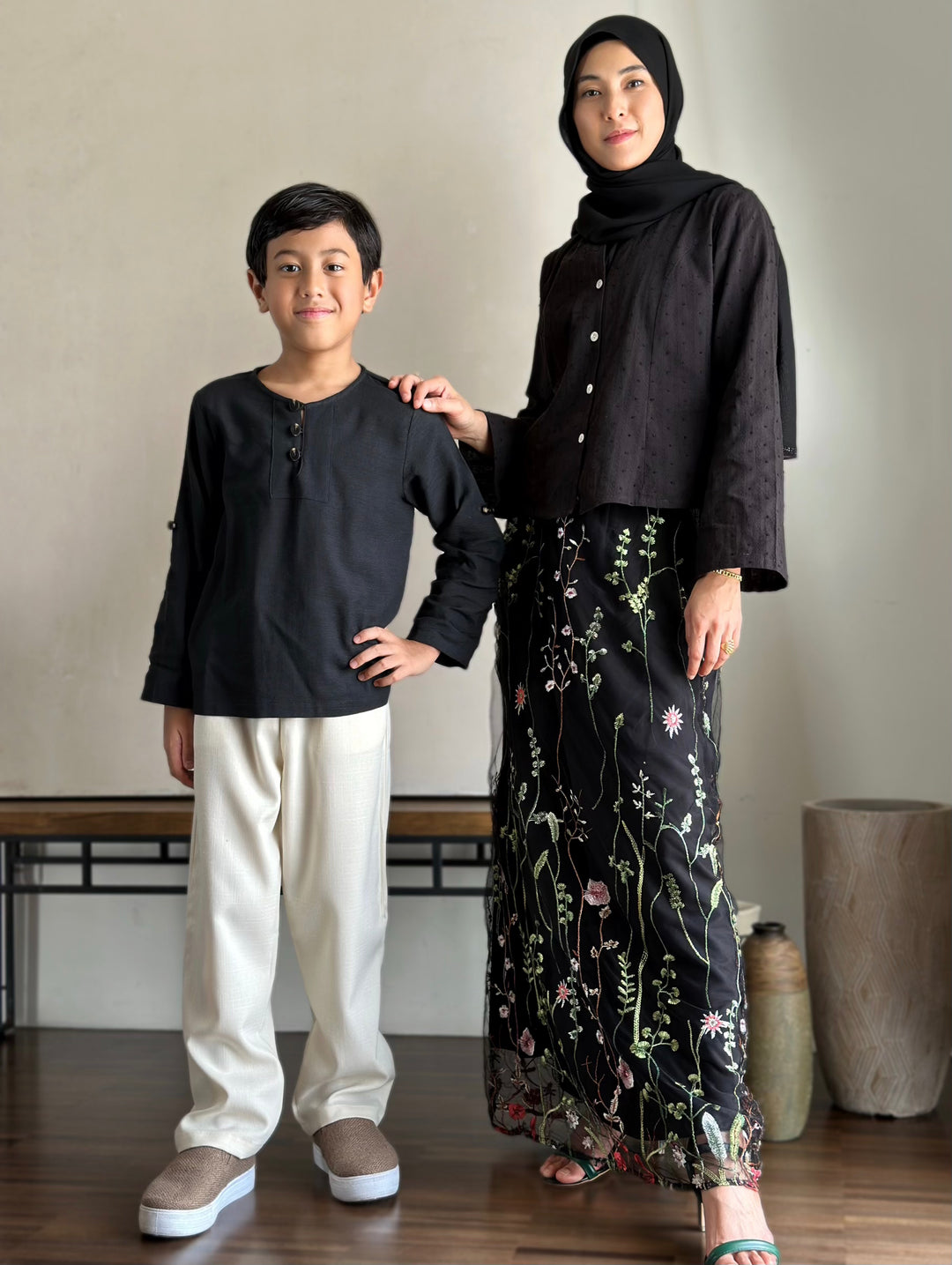 CAMELIA Modern Mini Kebaya Set in Black Bloom