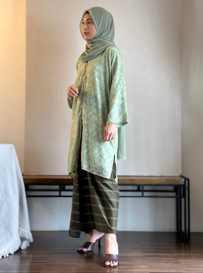 ANGGUN Kebarung Set in Olive