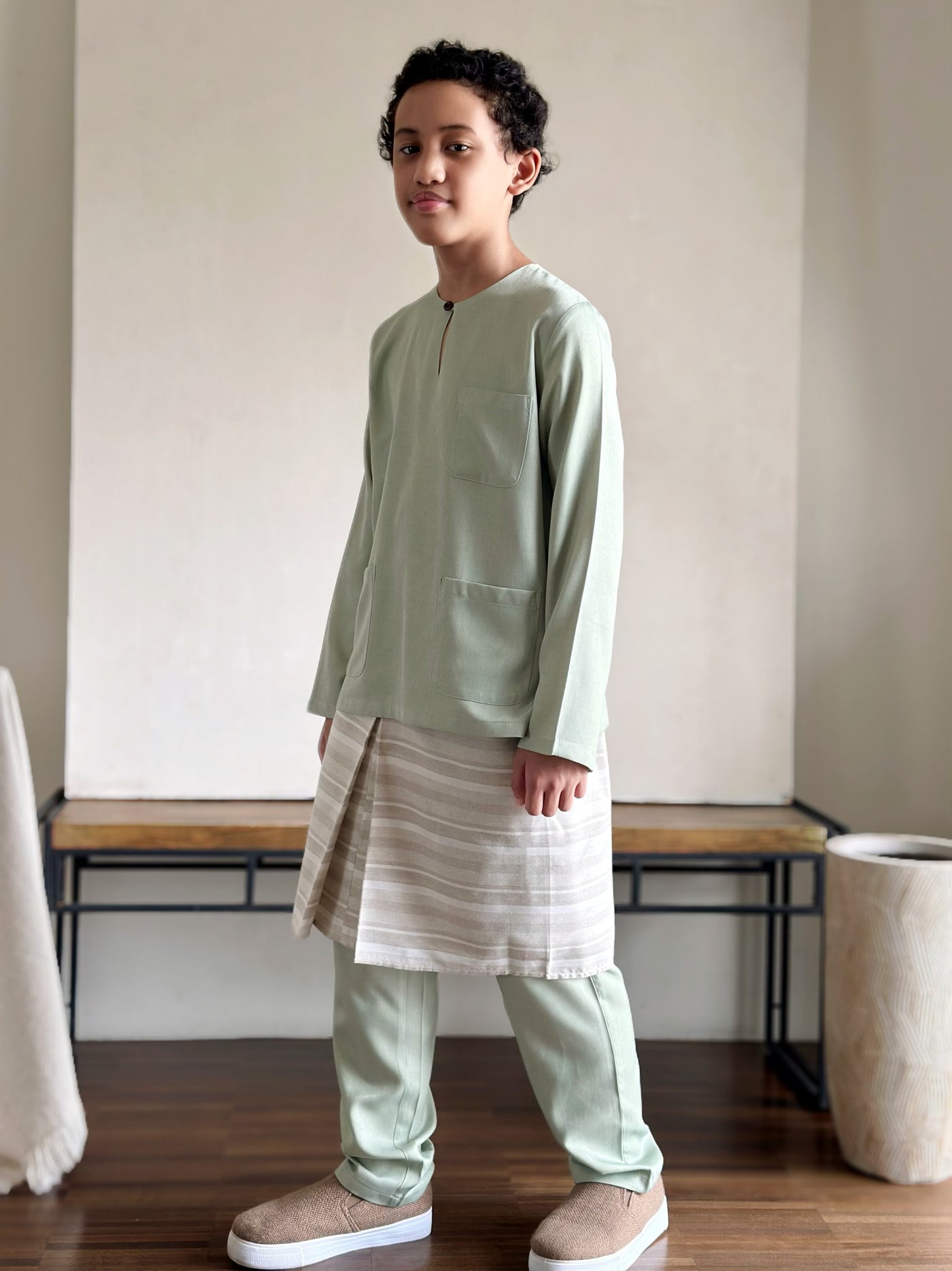 AYUB Instant Pelikat Style Samping in Grey Stripes