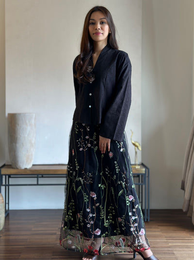 CAMELIA Modern Mini Kebaya Set in Black Bloom