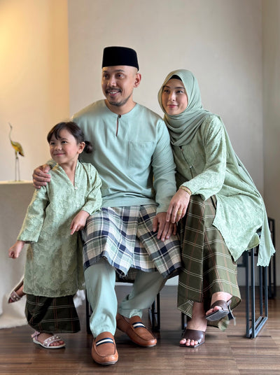 ANGGUN Kebarung Set in Olive