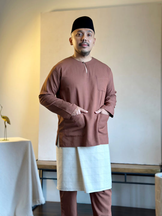 IDRIS Pelikat Style Samping in Ivory Windowpane