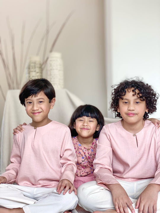 DAMAI Teluk Belanga Kurta in Pink
