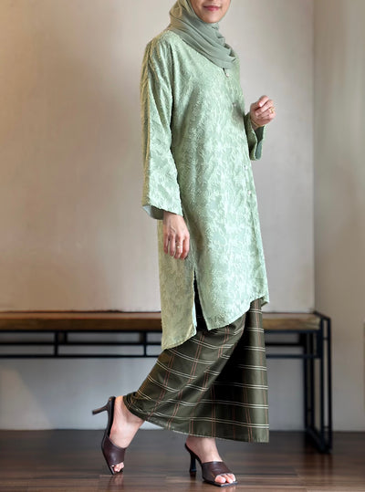 ANGGUN Kebarung Set in Olive