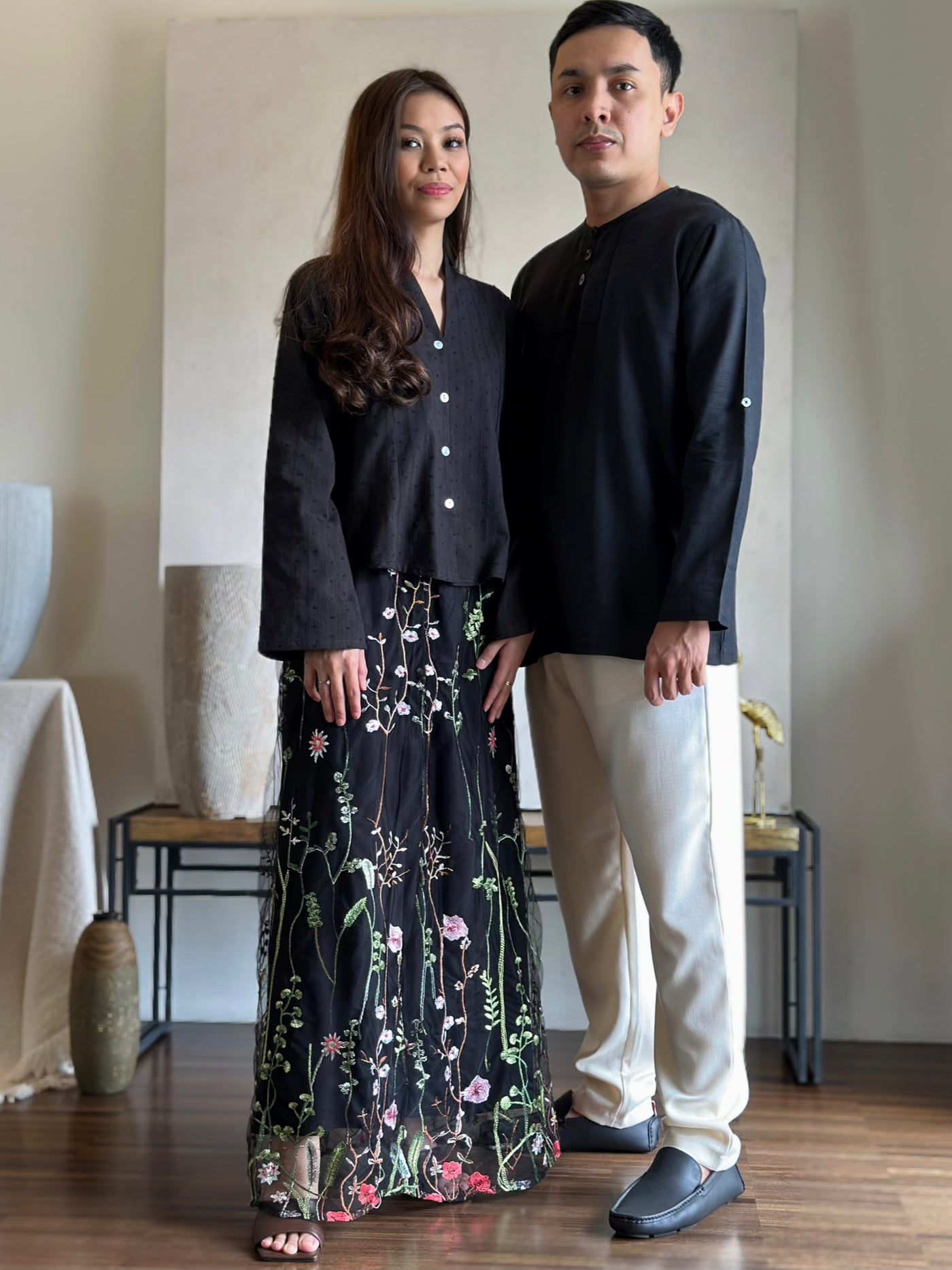 CAMELIA Modern Mini Kebaya Set in Black Bloom