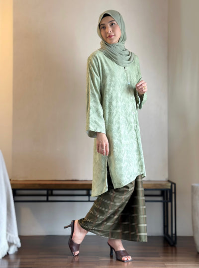 ANGGUN Kebarung Set in Olive