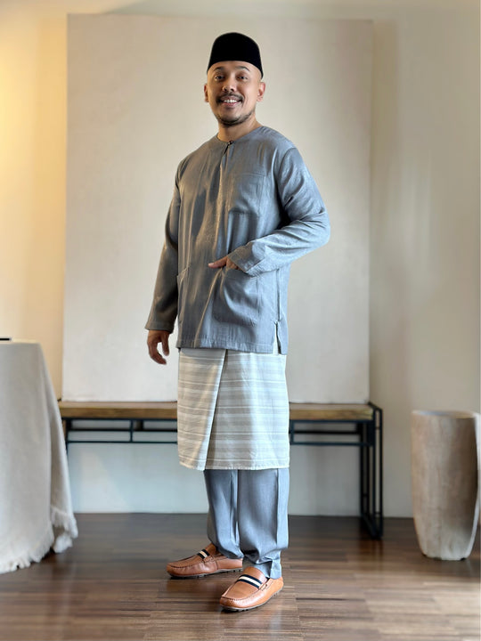 IDRIS Pelikat Style Samping in Grey Stripes