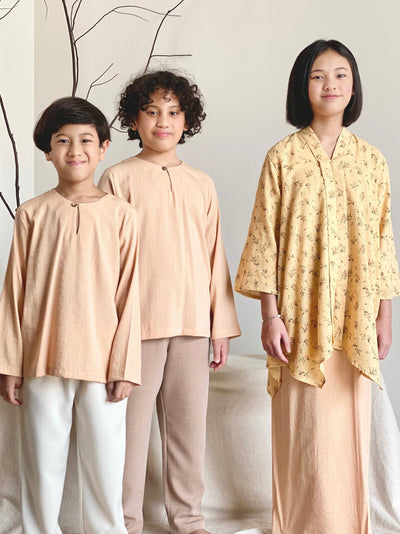 DAMAI Teluk Belanga Kurta in Peach