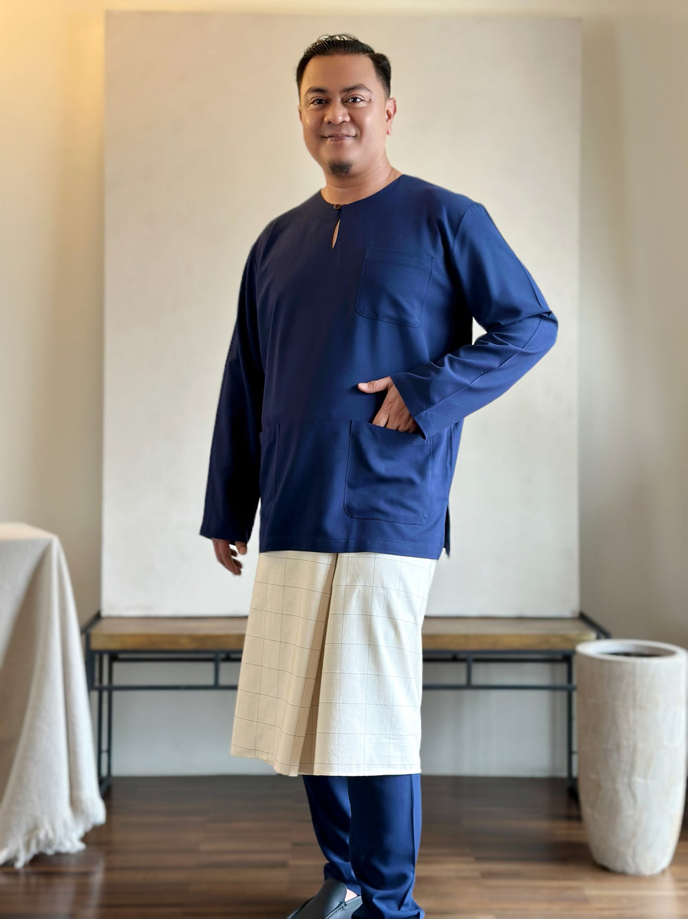 IDRIS Pelikat Style Samping in Ivory Windowpane