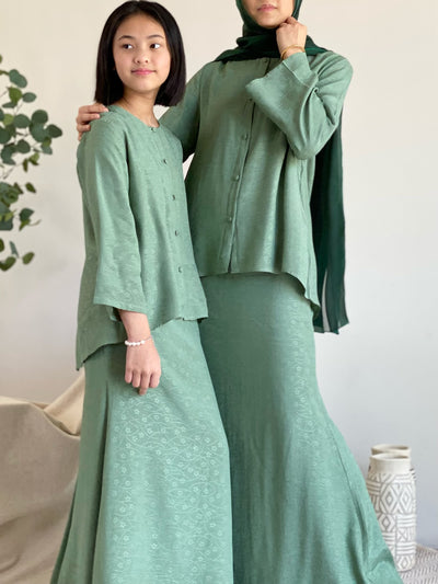 PUTRI Flare Modern Kurung Set in Green