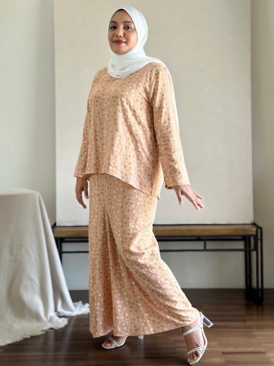 KANDIS Modern Kurung Set in Peach Floral