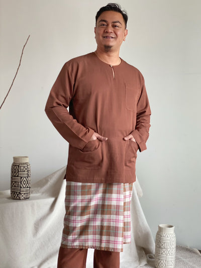 MALIK Teluk Belanga Baju Melayu Set in Cocoa