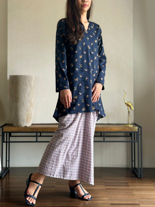 BIDARA Kurung Set in Navy-lilac
