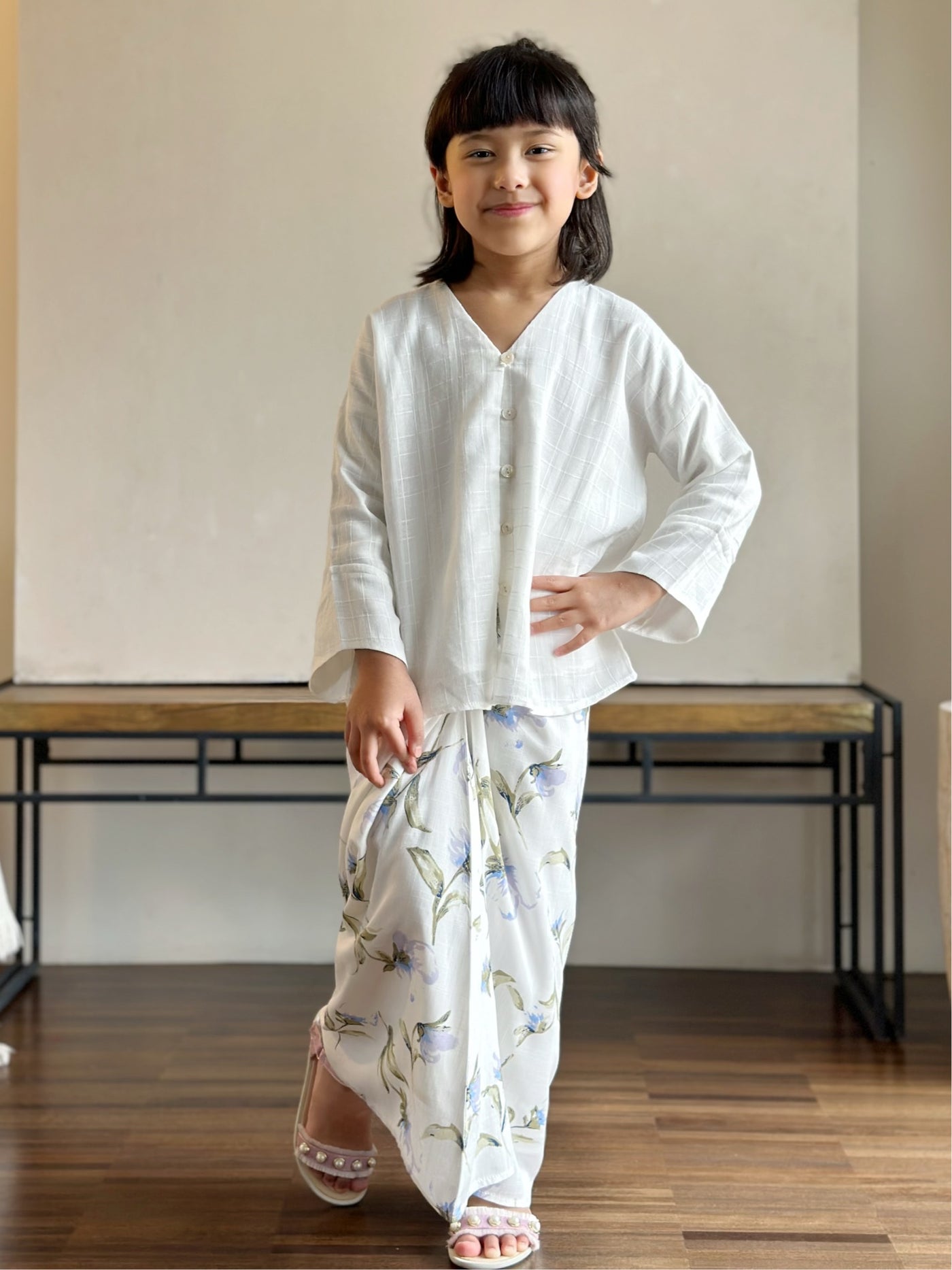 BAIDURI Mini Kebarung Set in White Garden