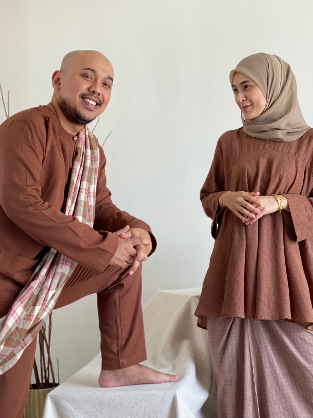 ISHAK Pelikat Style Samping in Plaid
