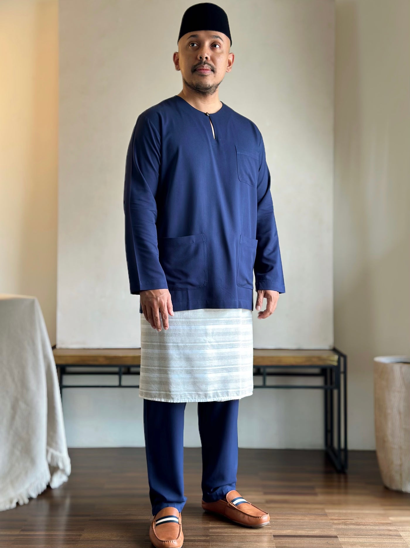 MALIK Teluk Belanga Baju Melayu Set in Navy
