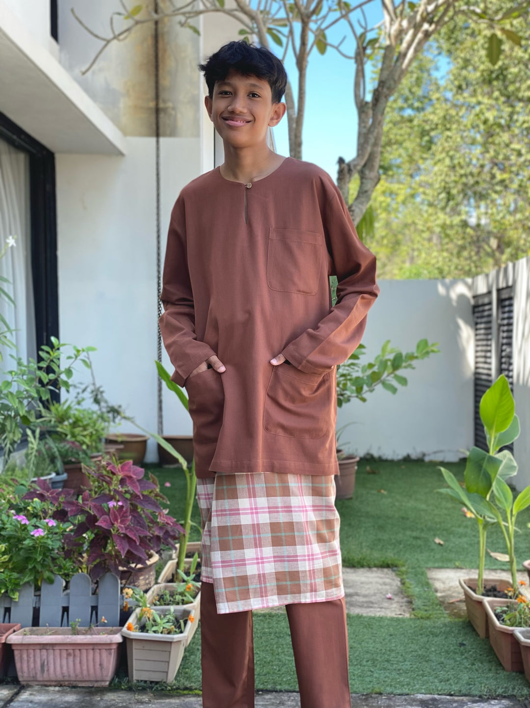 ISHAK Pelikat Style Samping in Plaid