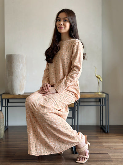 KANDIS Modern Kurung Set in Peach Floral