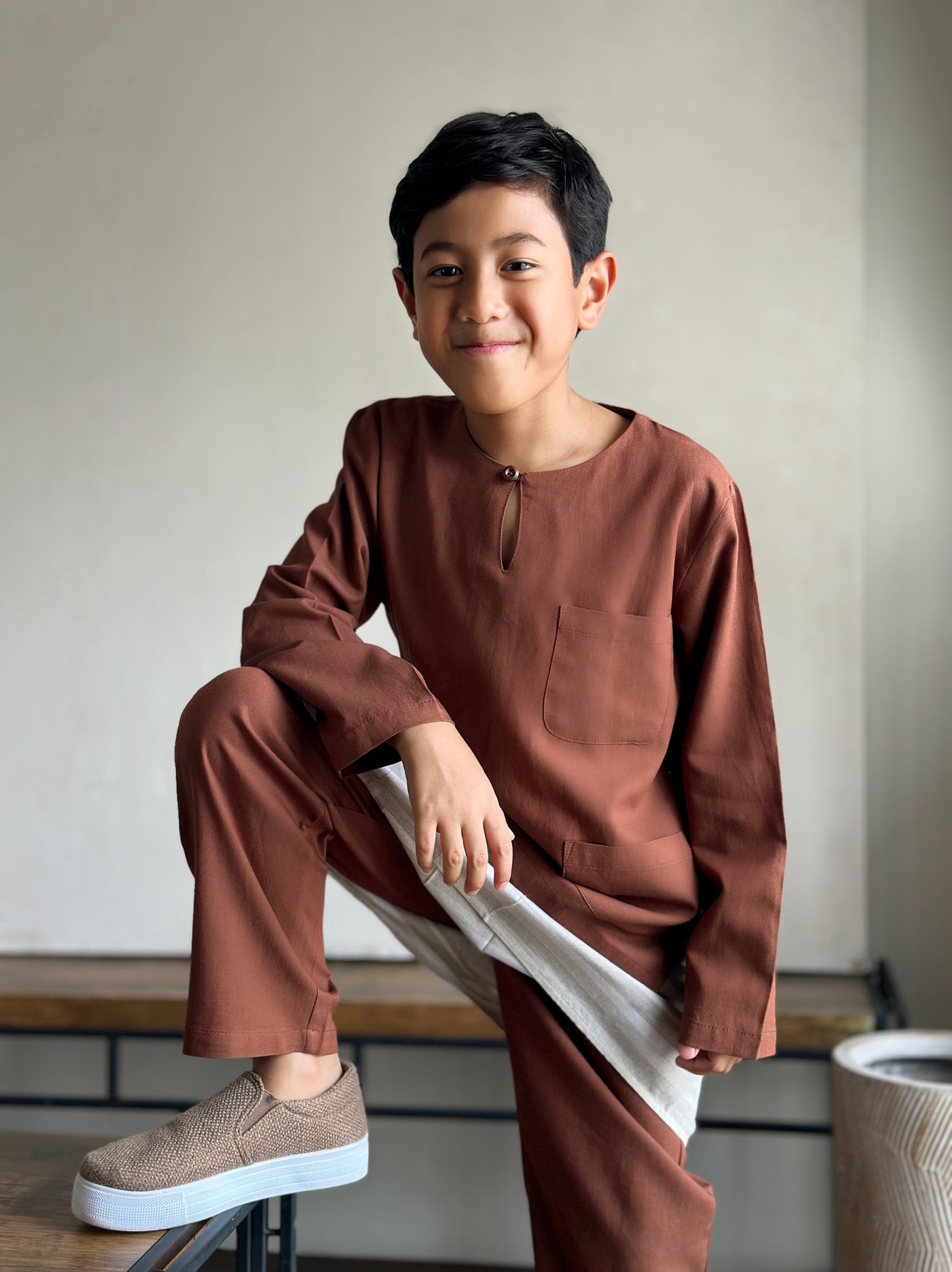 NUH Teluk Belanga Baju Melayu Set in Cocoa