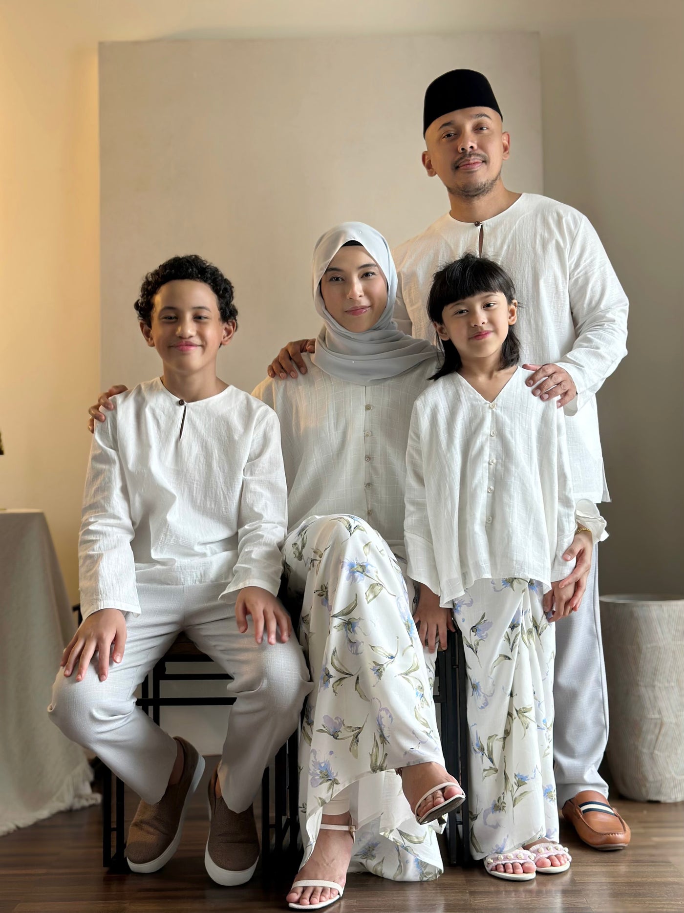 DAMAI Teluk Belanga Kurta in White