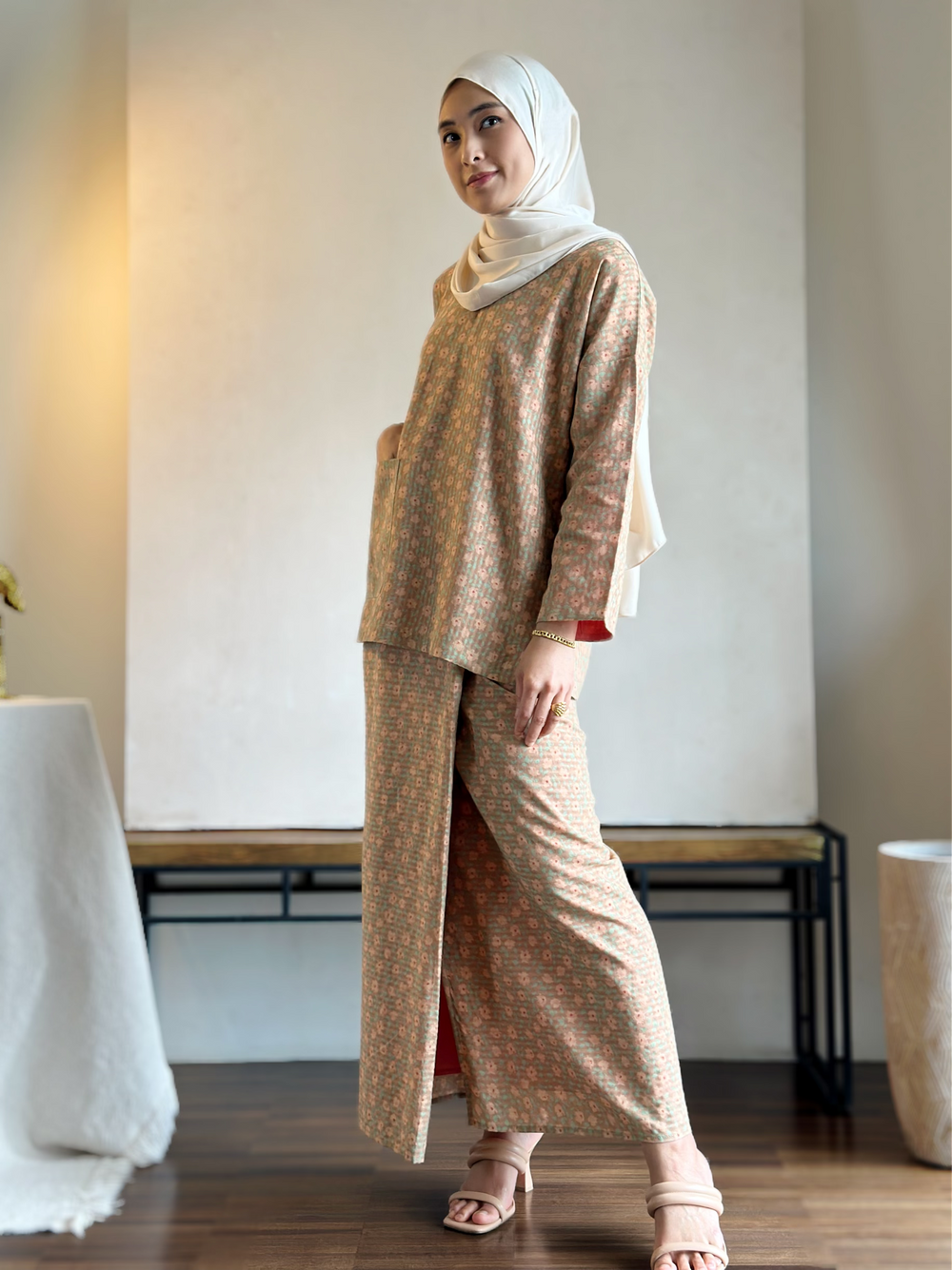 MULUS Kurung Kedah Set in Peach Floral