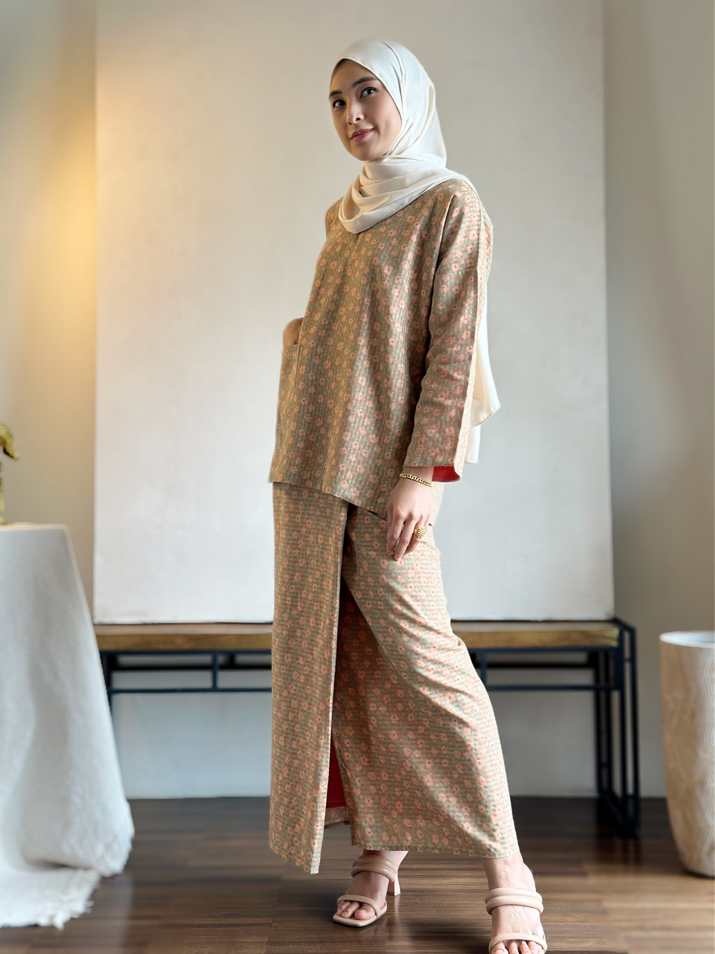 MULUS Kurung Kedah Set in Peach Floral