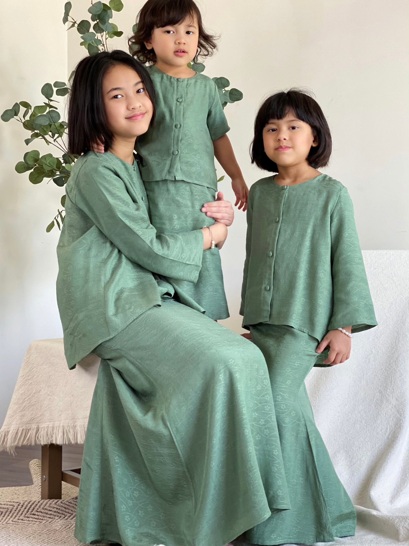 PUTRI Flare Modern Kurung Set in Green
