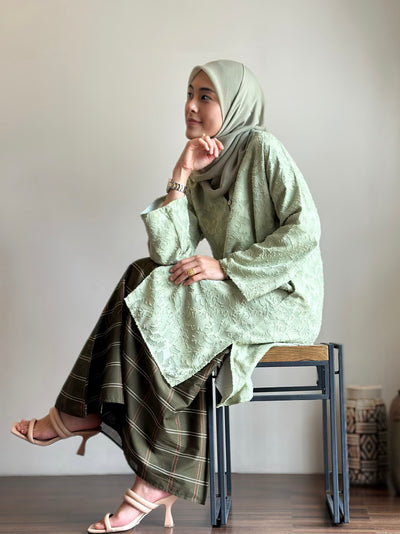 ANGGUN Kebarung Set in Olive